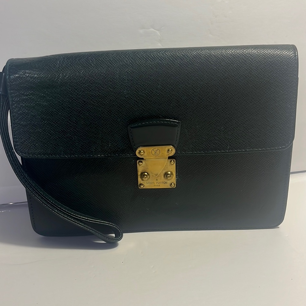 Louis Vuitton dark forest green Taiga clutch